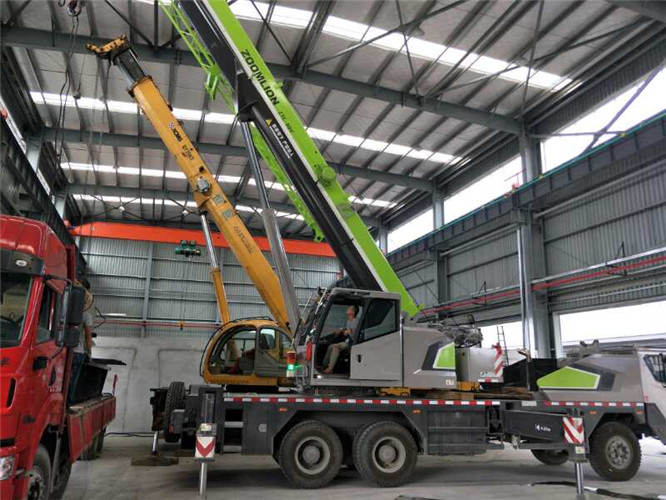 黑水县高空车出租需要注意哪些安全事项？